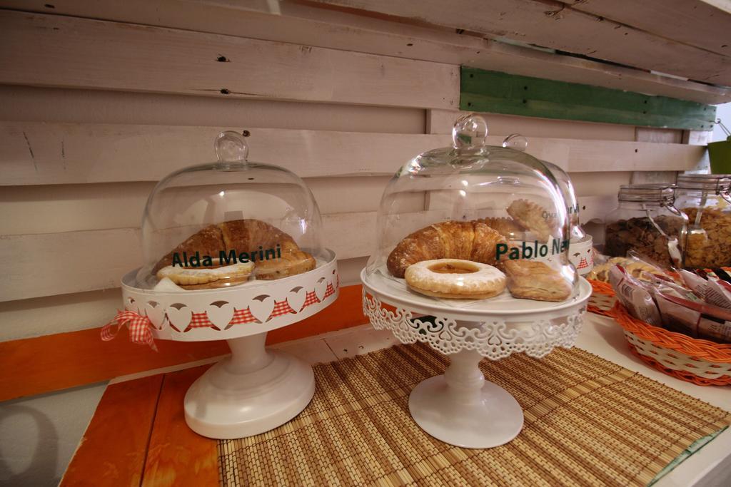 사사리 Bed 'N Books B&B 외부 사진