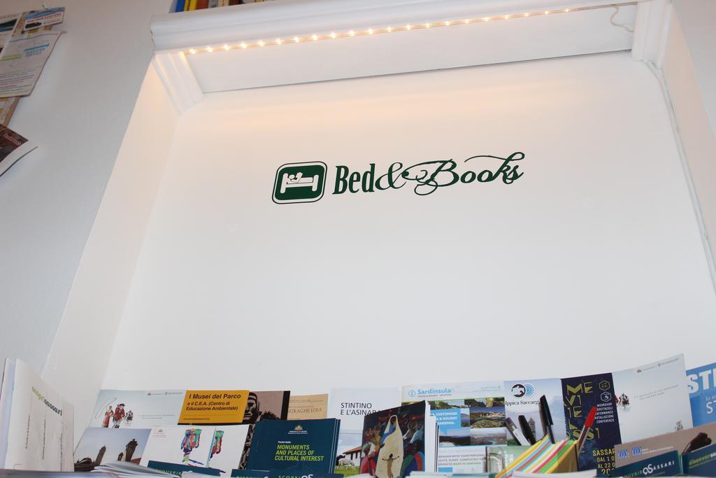 사사리 Bed 'N Books B&B 외부 사진