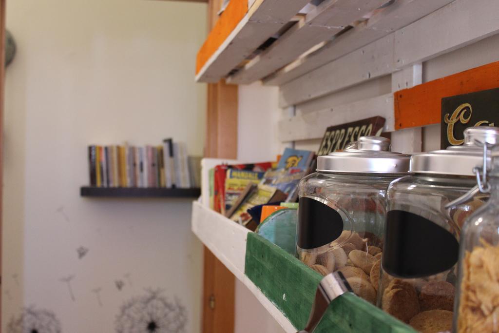 사사리 Bed 'N Books B&B 외부 사진