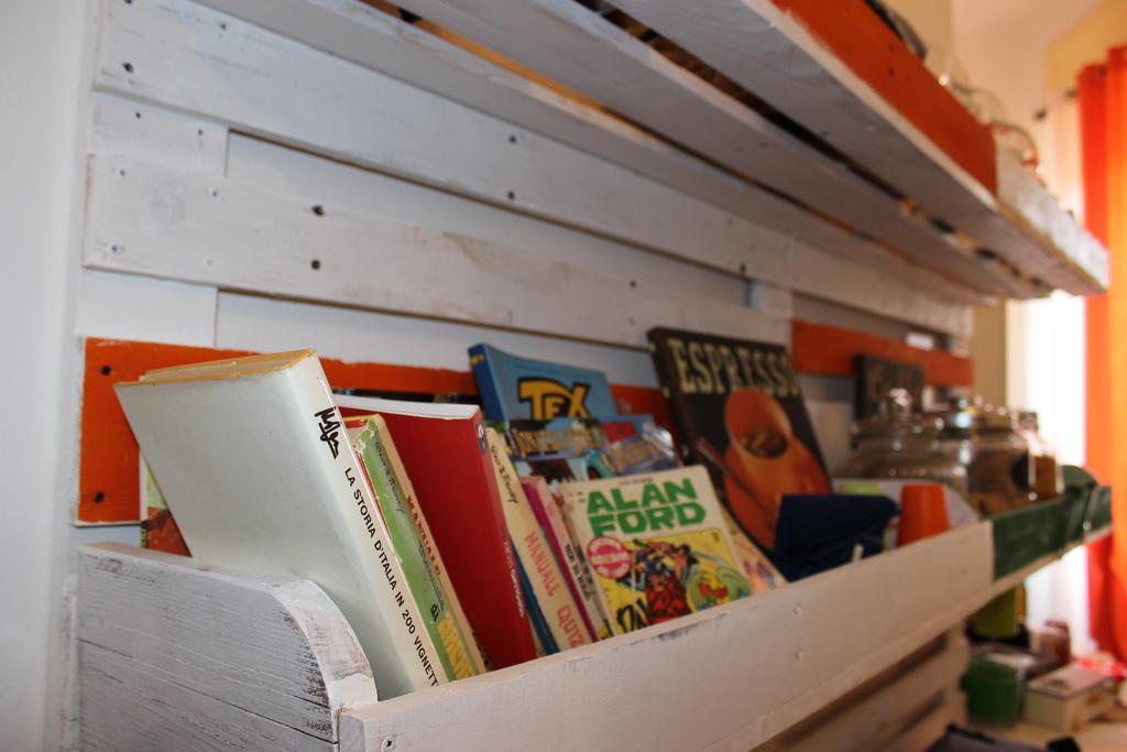 사사리 Bed 'N Books B&B 외부 사진